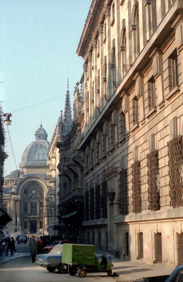 Bucharest street scenes, 1979