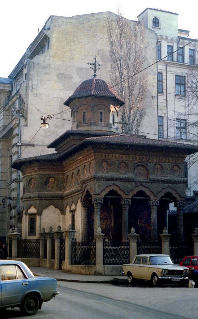 Bucharest street scenes, 1979