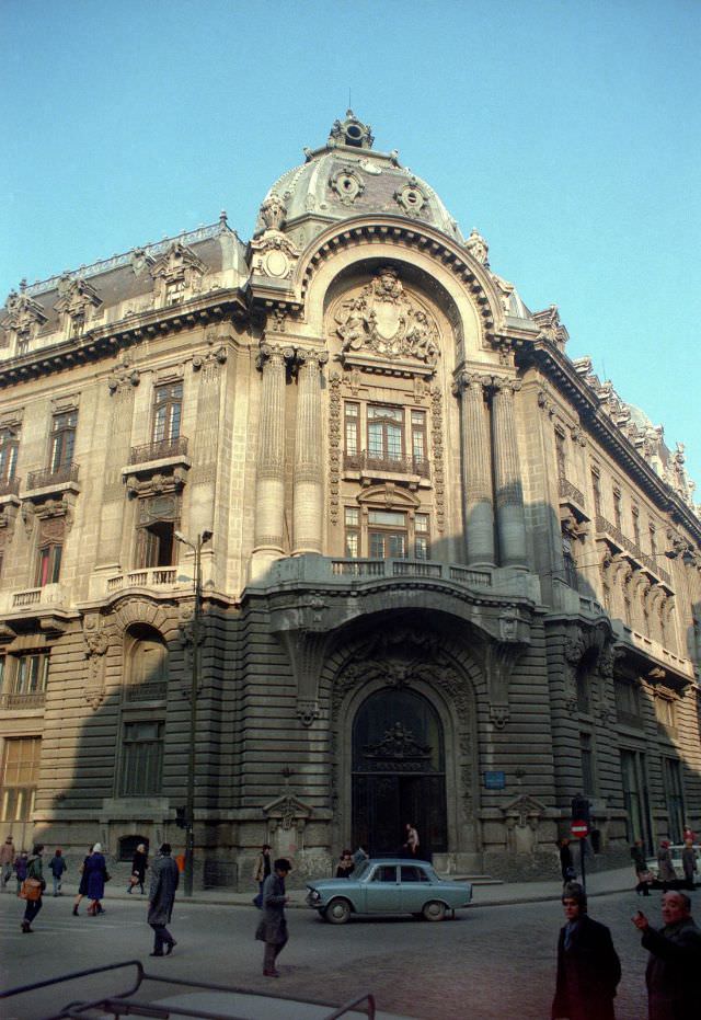 Bucharest street scenes, 1979