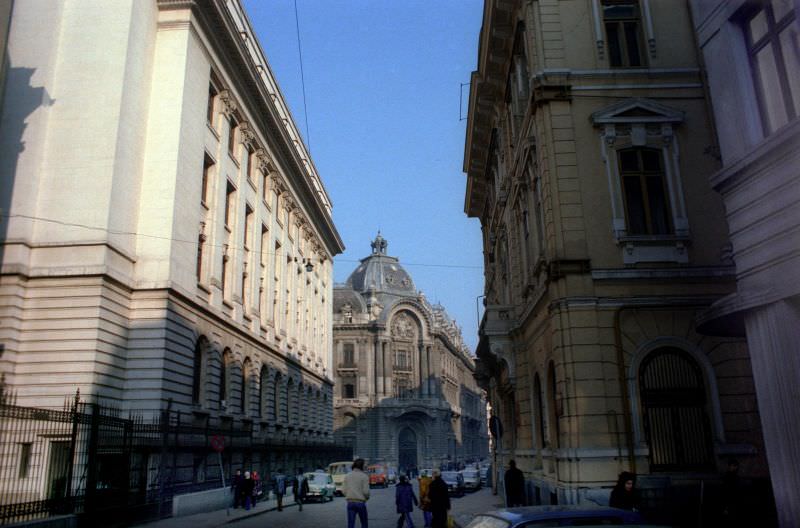 Bucharest street scenes, 1979