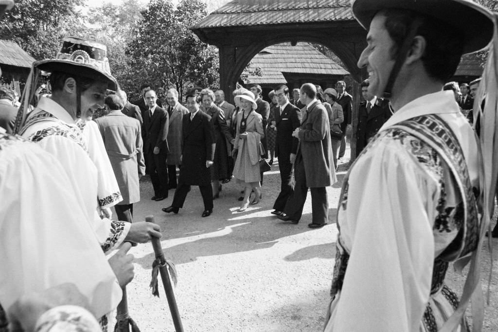 Crown Prince Akihito and Crown Princess Michiko ivisit the Dimitrie Gusti National Village Museum on October 8, 1979 in Bucharest.