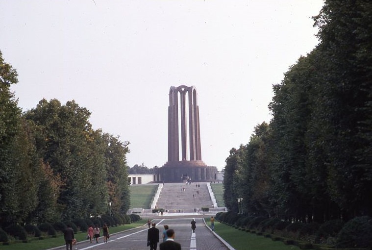 National Heroes Memorial, Bucharest, 1971