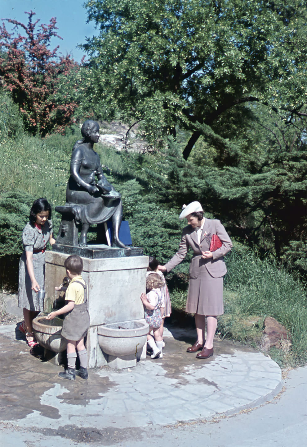 Fabulous Color Photos of Budapest, Hungary in the Summer of 1939