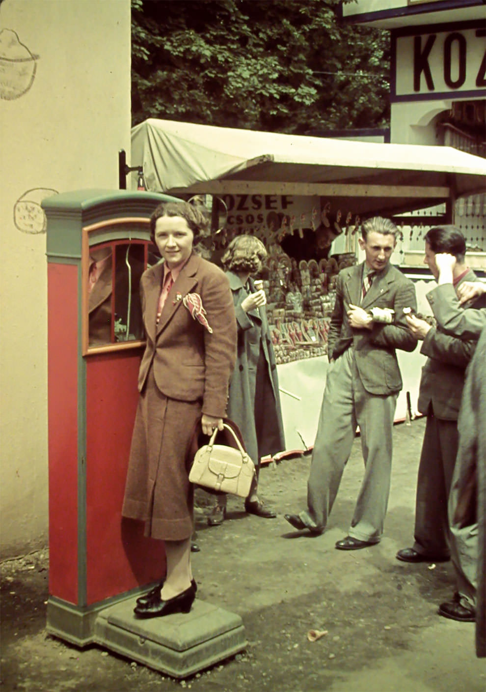 Fabulous Color Photos of Budapest, Hungary in the Summer of 1939