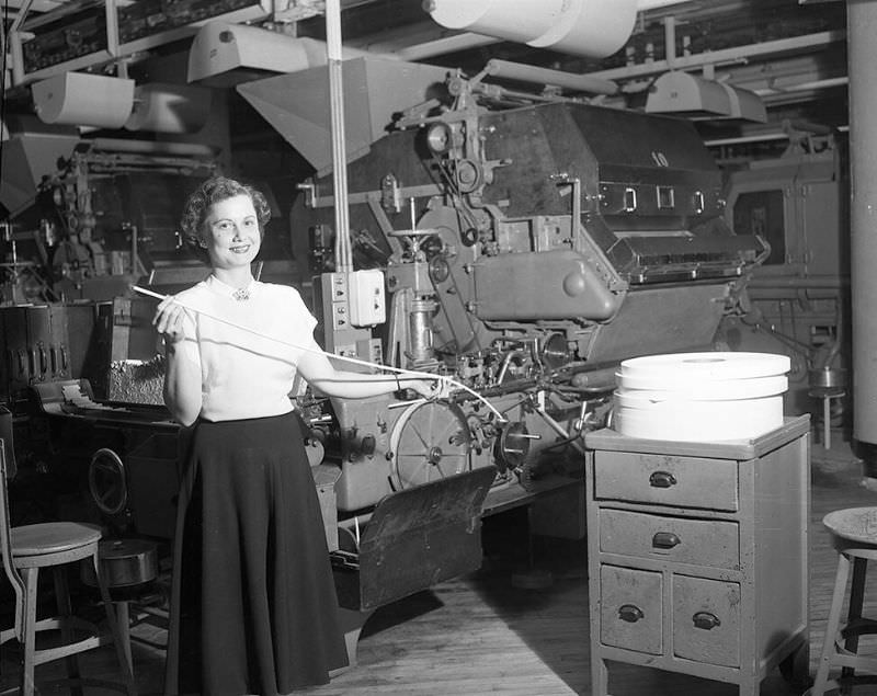 Inside the Camel Cigarette Factory of North Carolina in 1948