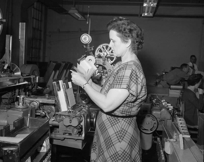 Inside the Camel Cigarette Factory of North Carolina in 1948