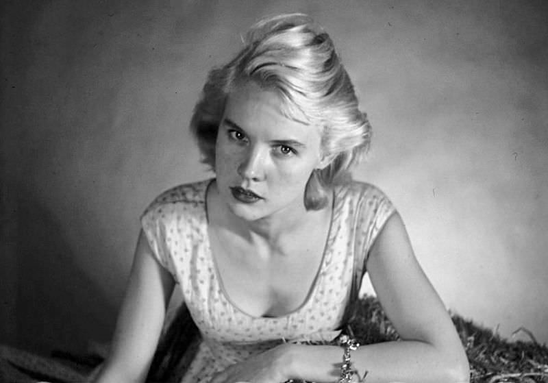 Stunning Photos of Carroll Baker during the filming of Baby Doll (1956)