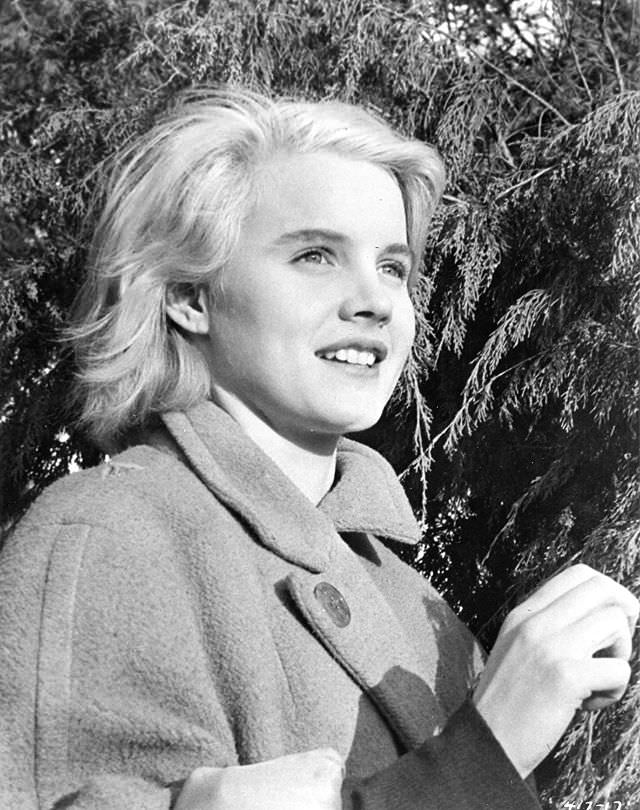 Stunning Photos of Carroll Baker during the filming of Baby Doll (1956)