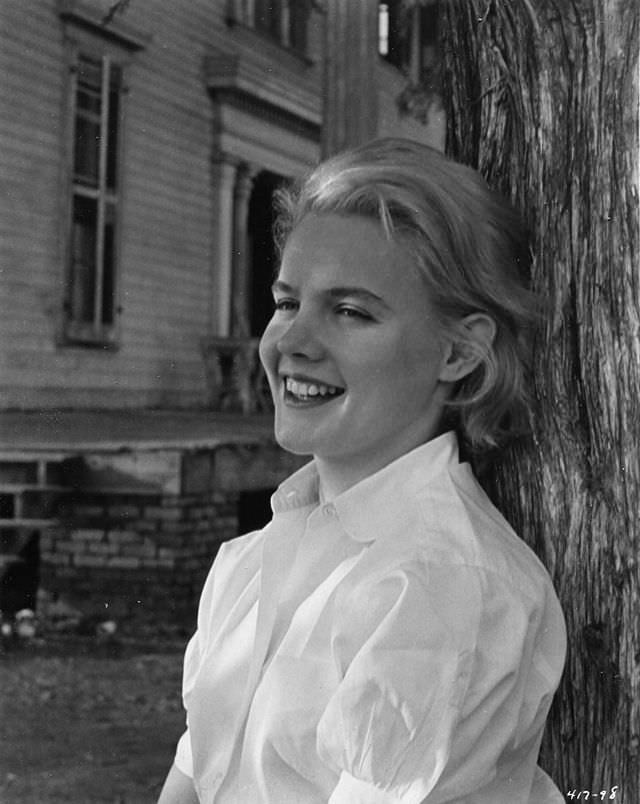 Stunning Photos of Carroll Baker during the filming of Baby Doll (1956)