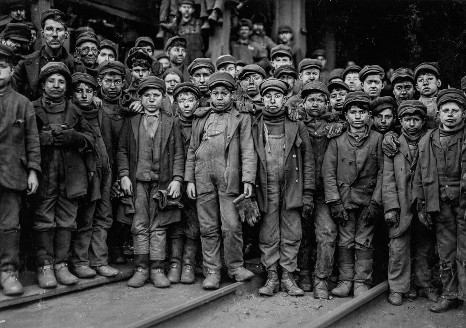 Breaker boys employed by the Pennsylvania Coal Company, 1911