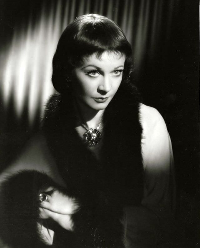 Vivien Leigh by Bert Six, 1951