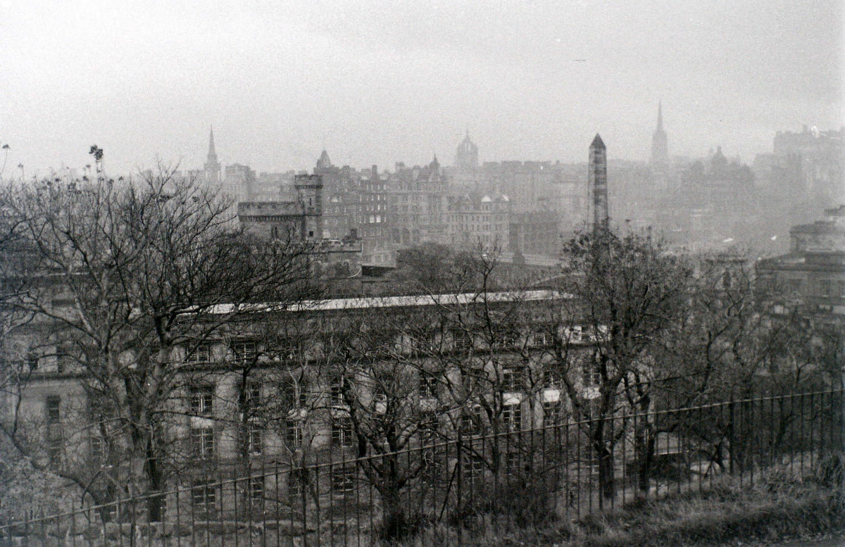 Fascinating Vintage Photos Show Edinburgh in the 1950s