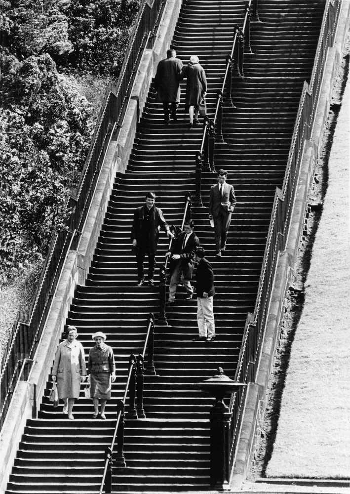 People Play fairsteps, The Mound, Edinburgh, 1965