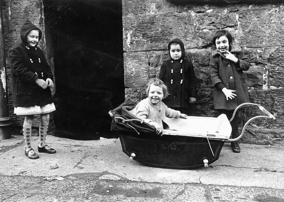 Street scene, Edinburgh, 1965