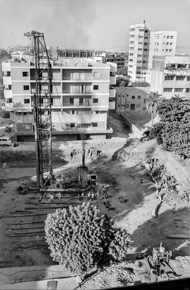 Working men, Aswan, August 1981