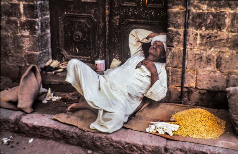 Chickpeas merchant, Egypt, August 1981