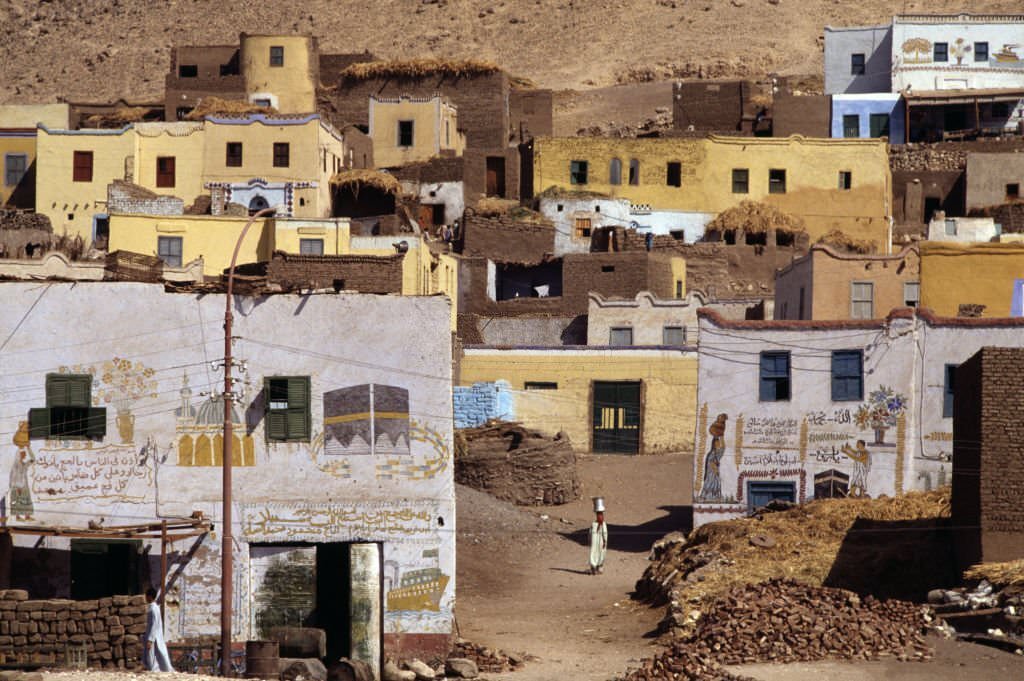 Decorated houses in the village of Gournah, in the necropolis of Thebes, in May 1988