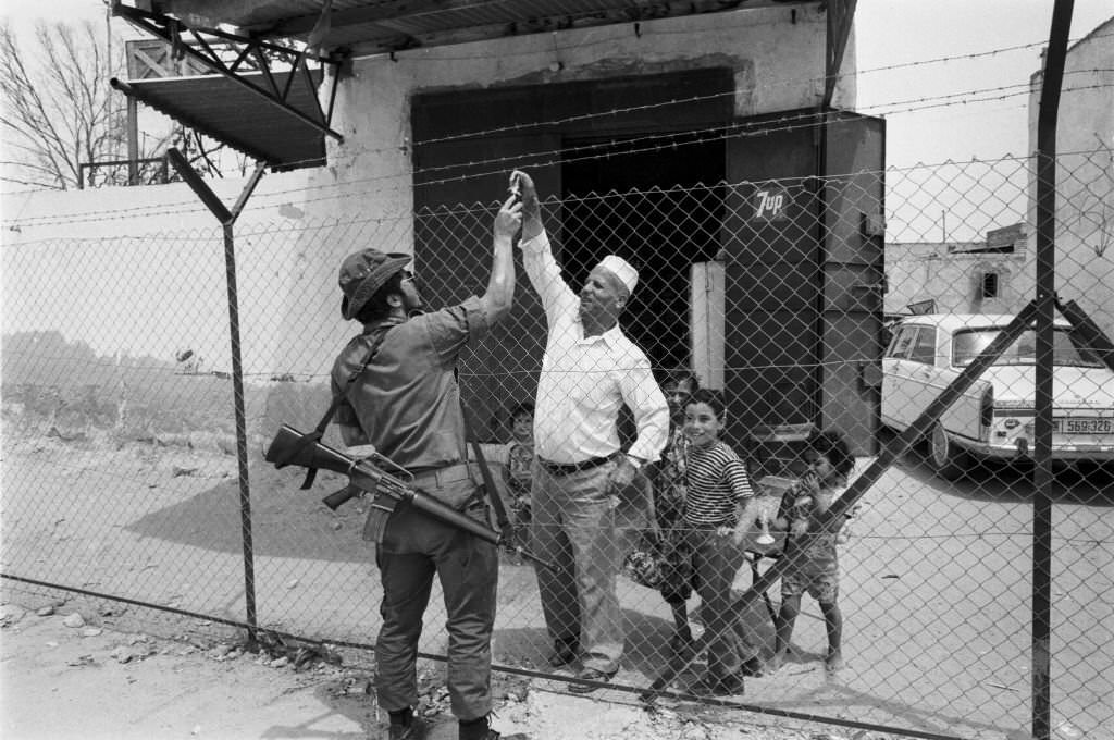 The Israeli army evacuates the settlement of Yamit in 1982