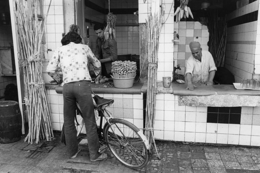 Street restaurant in Cairo, 1980