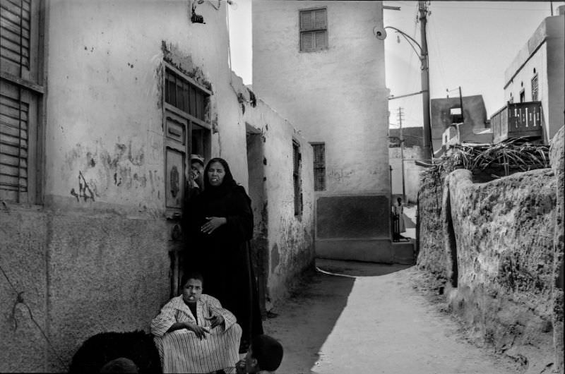 Punctum, Aswan, August 1981