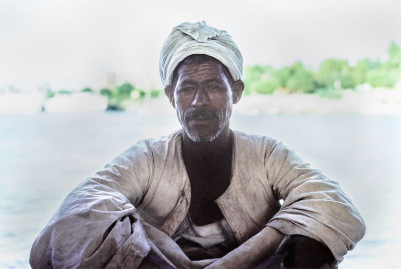 Stare, Aswan, August 1981