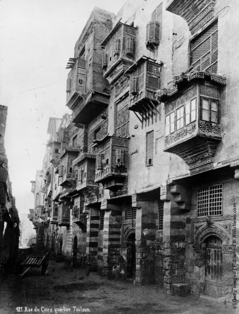 Old buildings in the Touloun quarter of Cairo. Examples of highly decorated “mashrubiyeh” windows, 1880