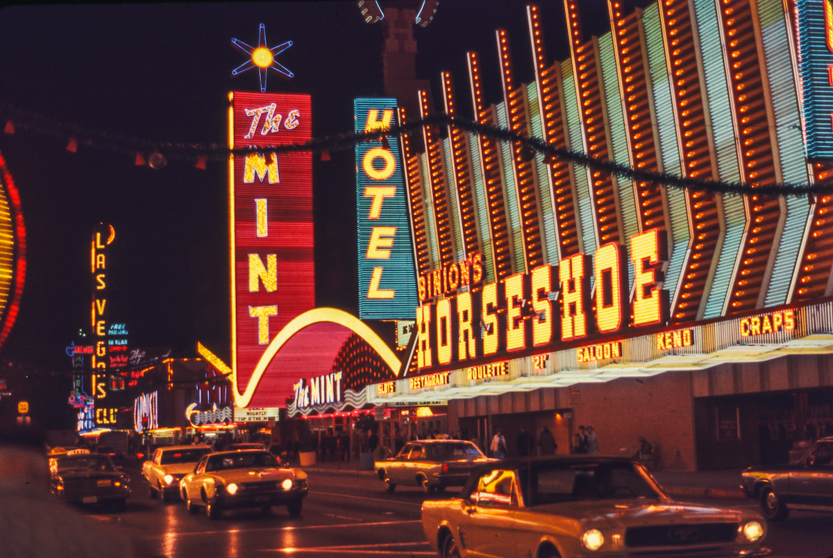 Fabulous Found Ektachrome Photos Show Life in the Mid-20th Century