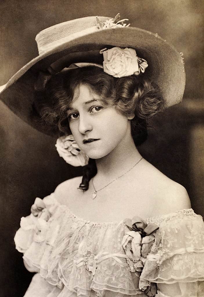 Gabrielle Ray, 1900