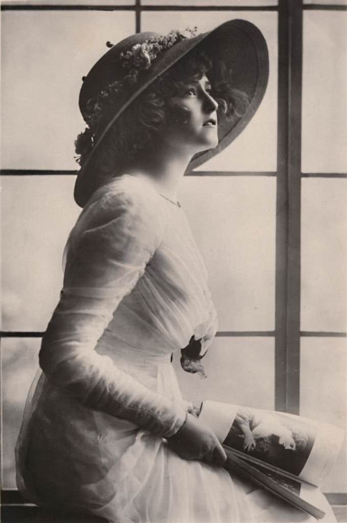 Miss Gabrielle Ray, 1930