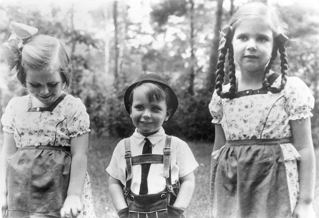 Joseph Goebbels Hildegard, Helmut and Helga Goebbels, 1938