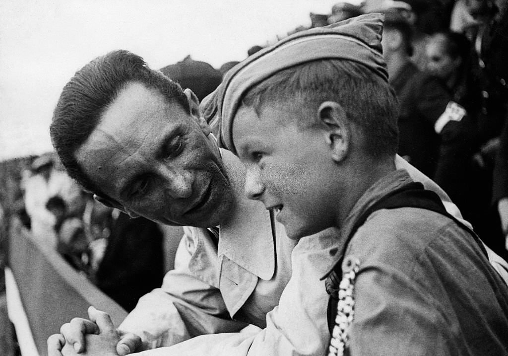 Joseph Goebbels speaking to a boy of the Hitler Youth (Jungvolk)