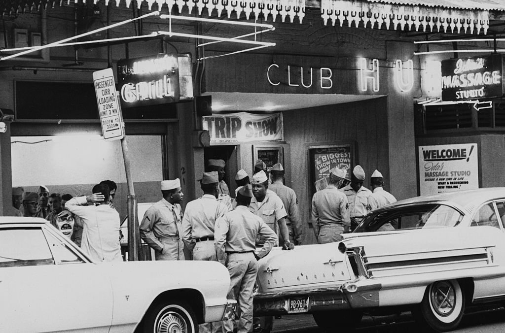 US marines outside Club Hubba Hubba on Hotel Street, Honolulu, 1955