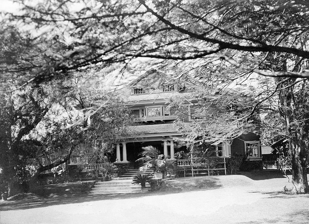 Honolulu Mansion with a huge garden in Honolulu, 1950s