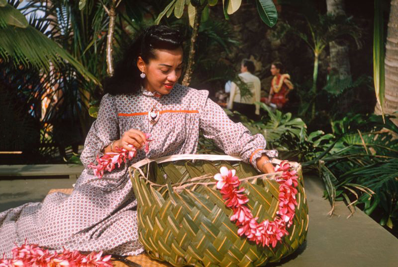 Making Leis, Honolulu