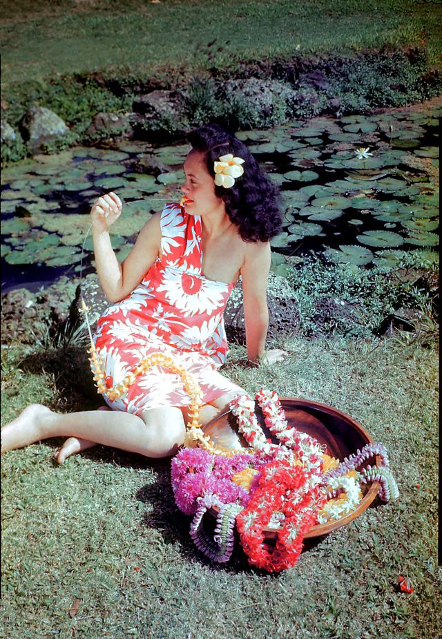 Hawaiian woman with flower lei