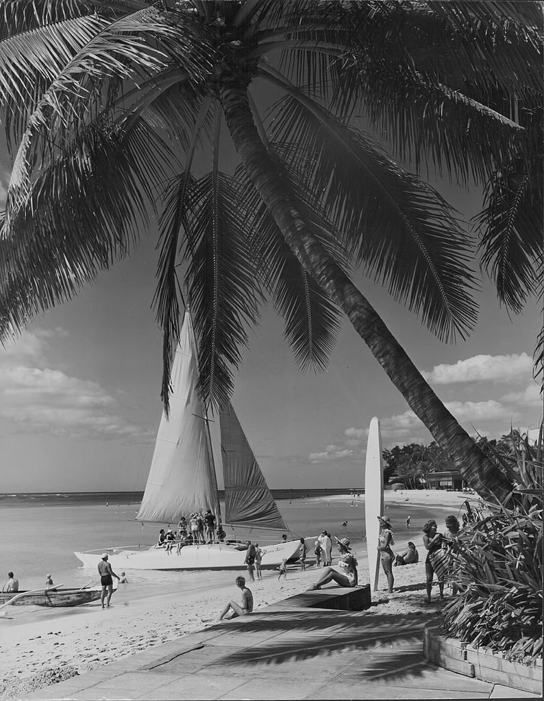 Outrigger Waikiki on the Beach, a bar and hotel on Waikiki Beach, Honolulu, Hawaii, 1950s