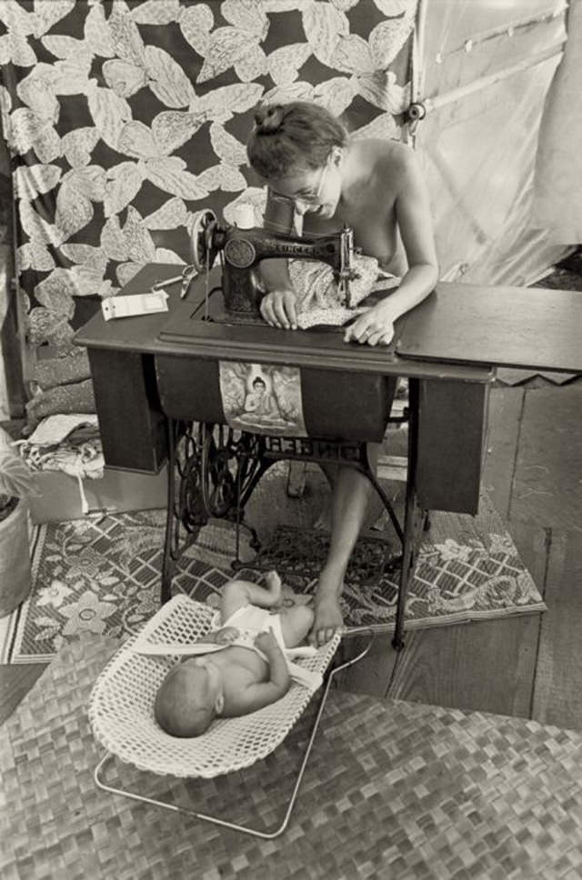 Life at a Hippie Tree House Village in Hawaii in the 1970s