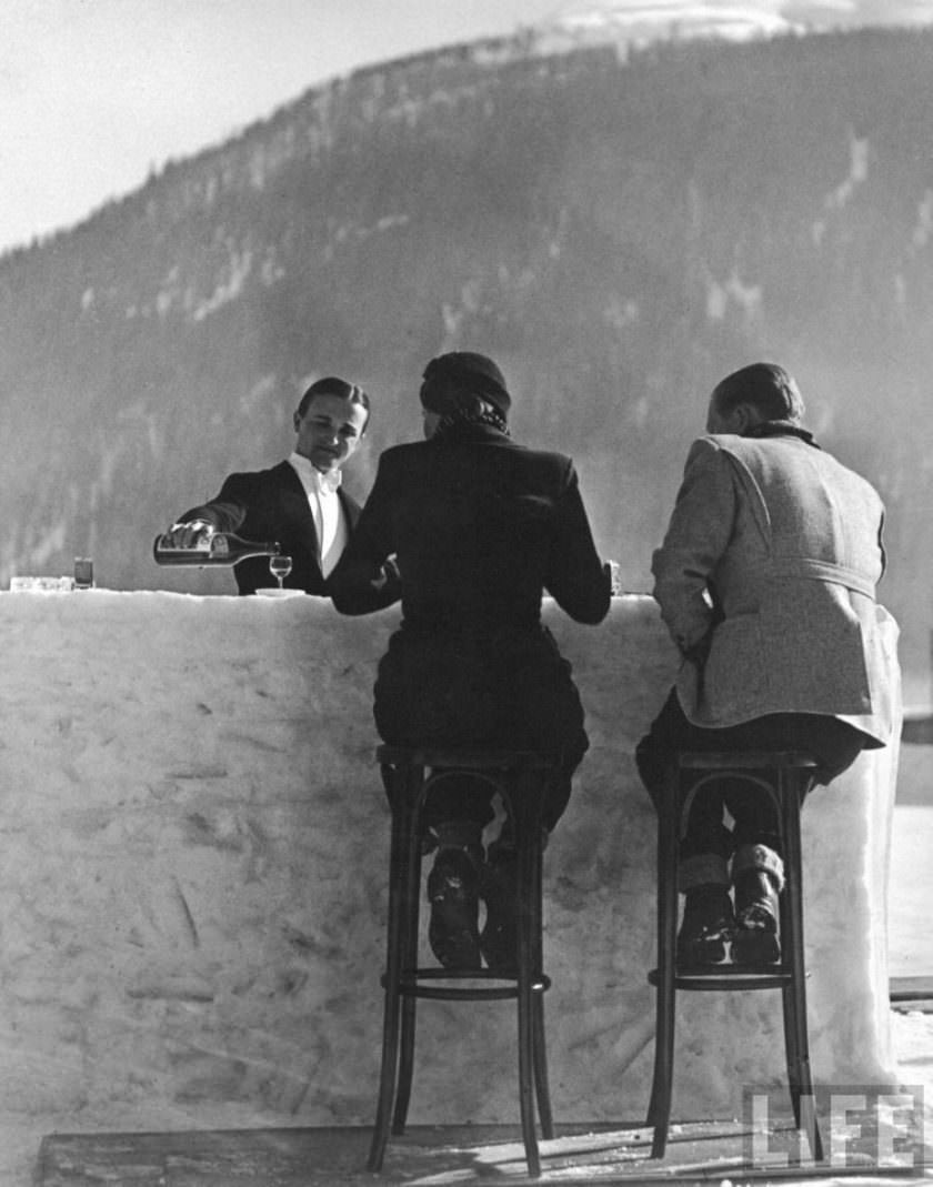 Hilarious Photos of Ice-Skating Waiters Balancing and Falling at Grand Hotel les Bains, Switzerland 1920s