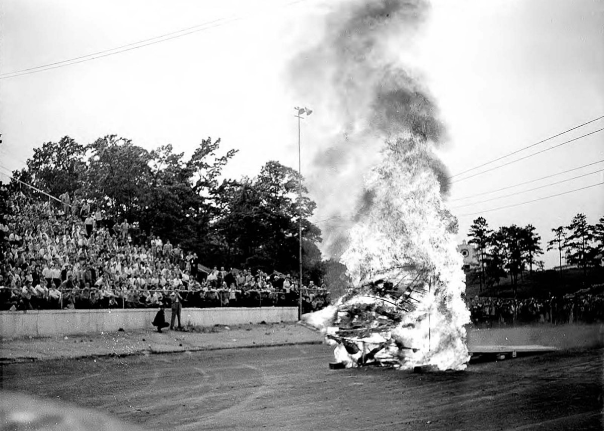 Jimmie Lynch and his Death Dodgers who Crashed Cars to Entertain the Public, 1940s