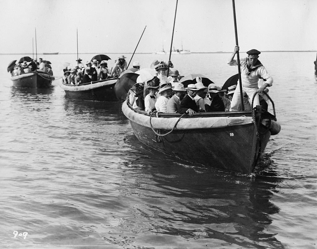 Going Ashore, Kingston, Jamaica, 1890s