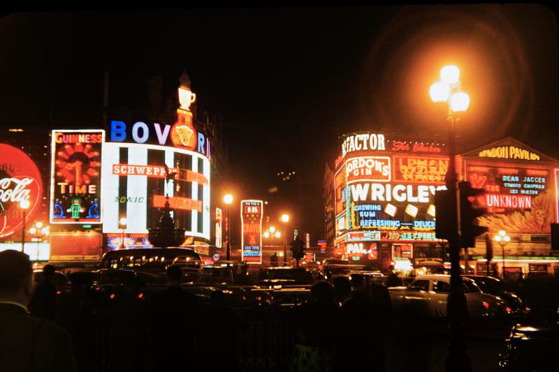 Piccadilly Circus, 1956