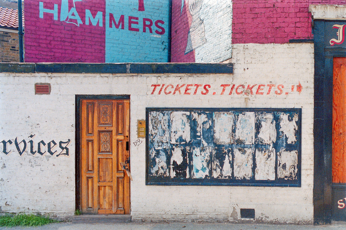 West Ham, J R Travel, Bonner Street, Bethnal Green, Tower Hamlets, 1986