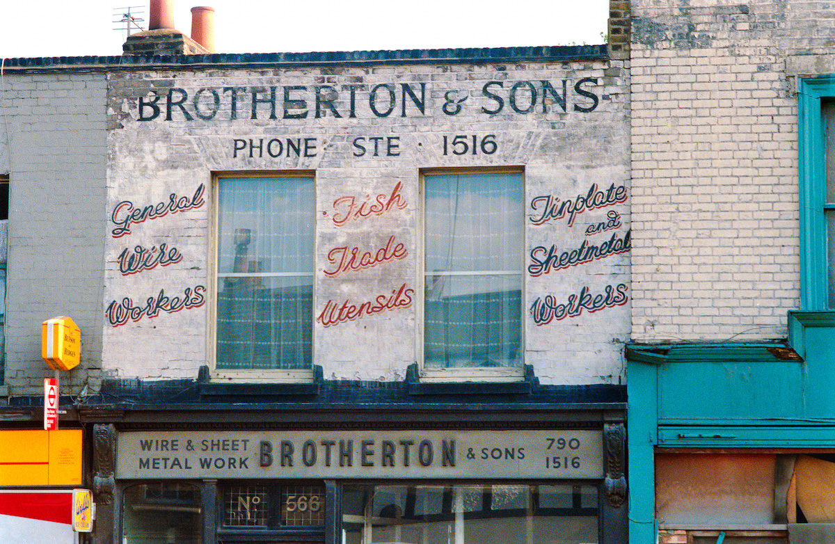Brotherton & Sons, 566, Commercial Rd, Limehouse, Tower Hamlets, 1986