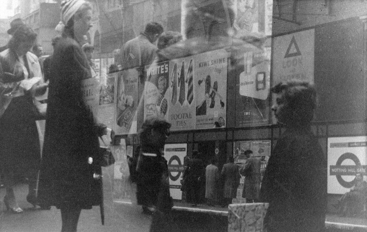 Street Life of London in the Summer of 1954 Through These Fascinating Vintage Photos