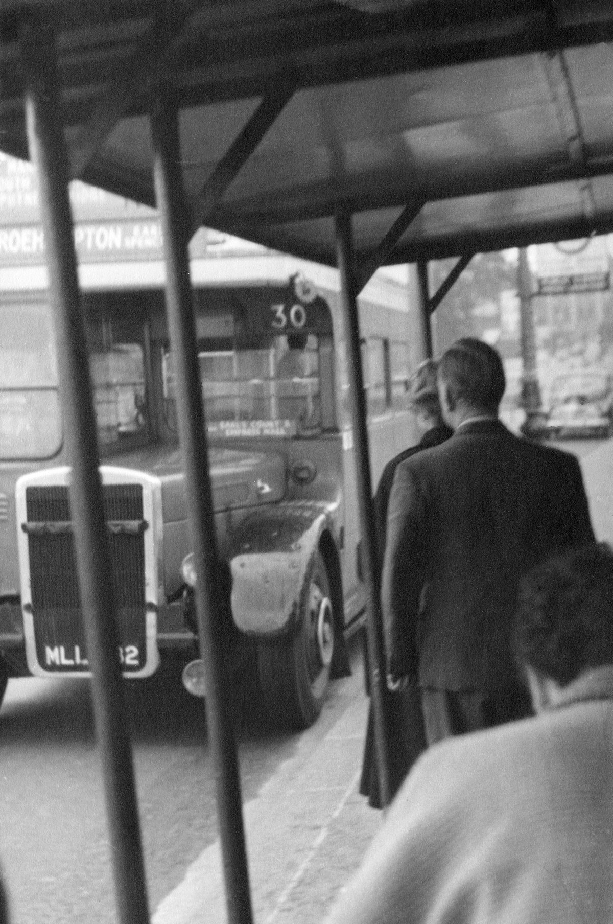 Street Life of London in the Summer of 1954 Through These Fascinating Vintage Photos