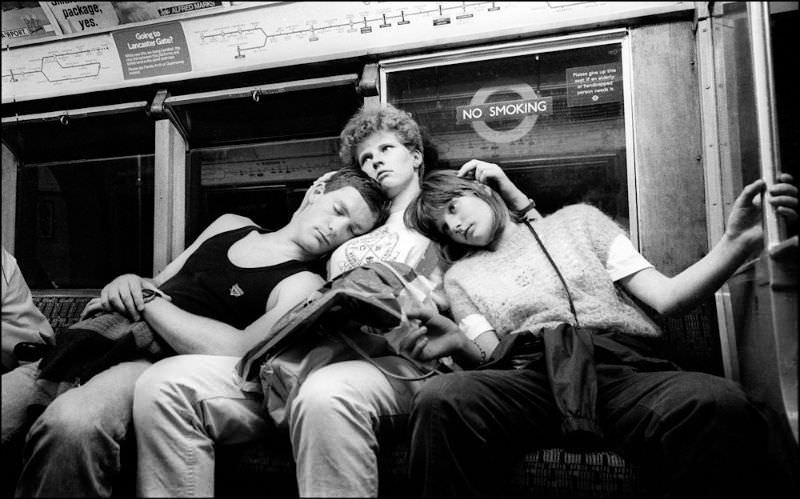 Candid Photos of Commuters of London Underground from the late 1980s