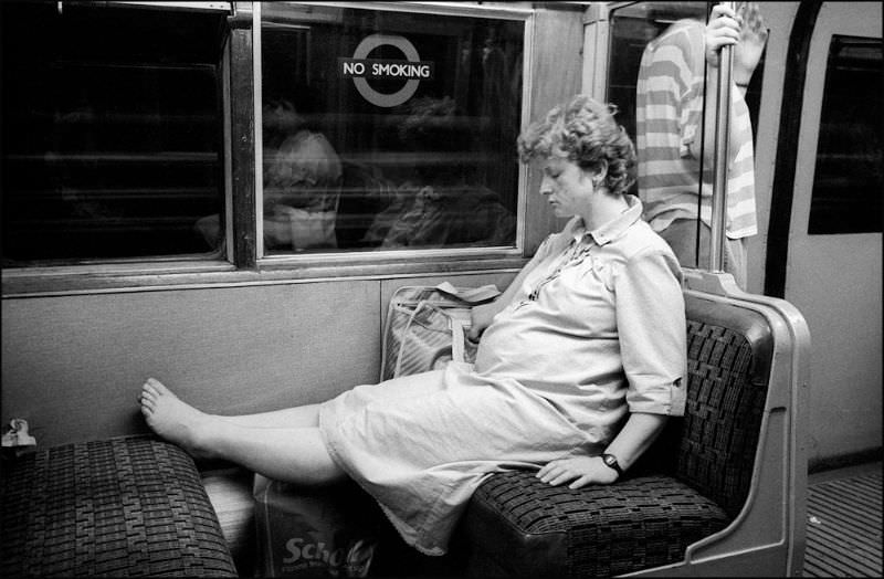 Candid Photos of Commuters of London Underground from the late 1980s