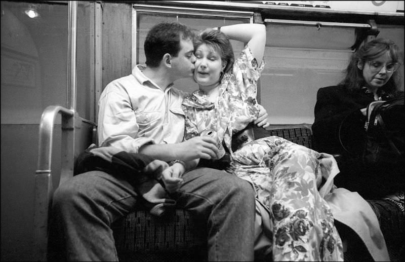 Candid Photos of Commuters of London Underground from the late 1980s