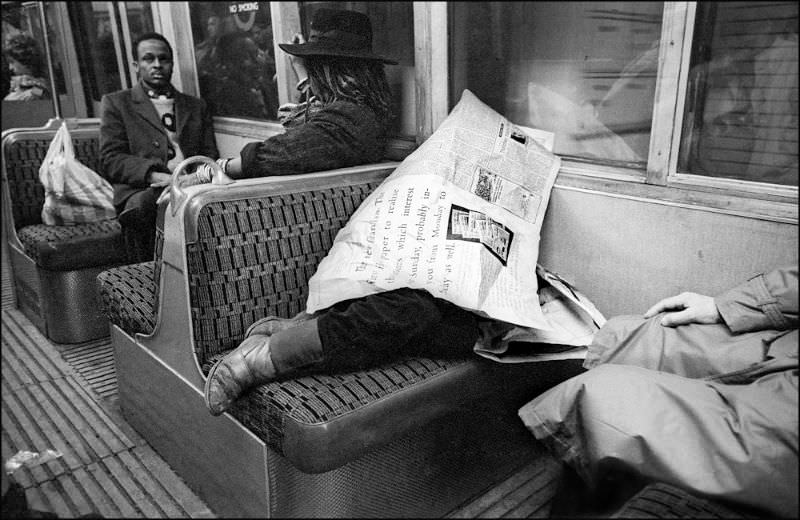 Candid Photos of Commuters of London Underground from the late 1980s