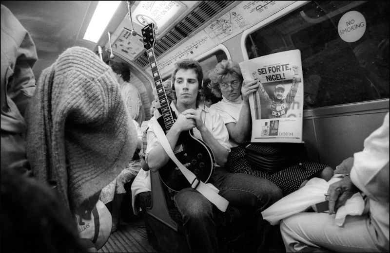 Candid Photos of Commuters of London Underground from the late 1980s